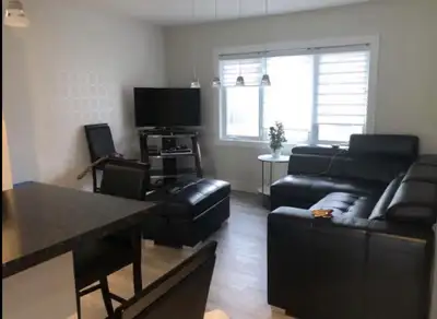 Disponible 17avril. Idéal 50 ans et plus. Chambre avec accès à la maison, pour personne tranquille u...