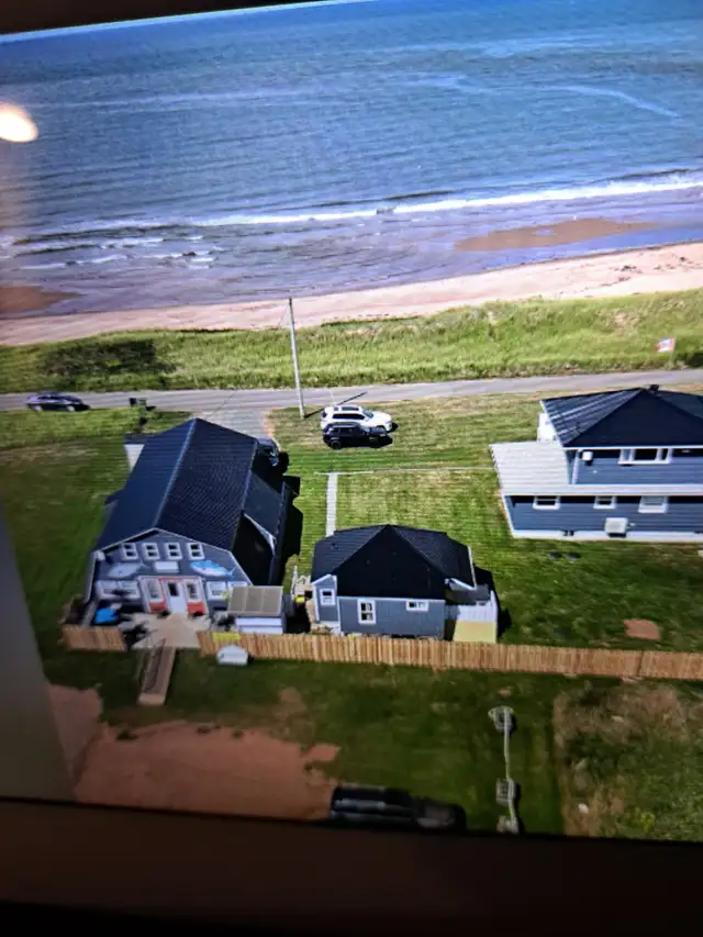 Oceanfront Beach House North Lake in Prince Edward Island in Canada - Image 12