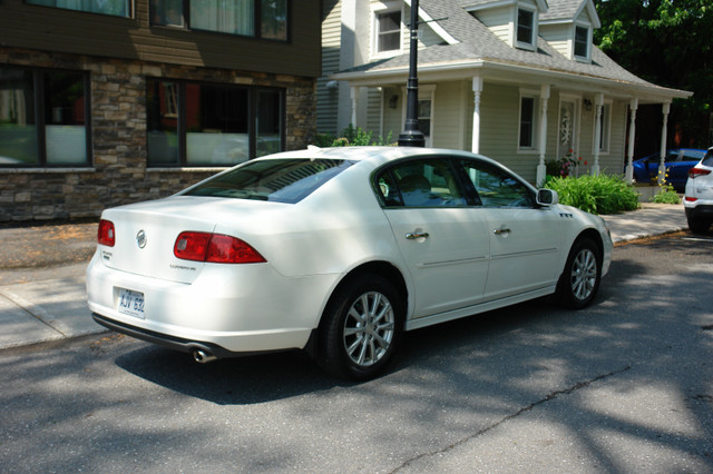 Buick Lucerne 2011 dans Autos et camions  à Longueuil/Rive Sud - Image 4