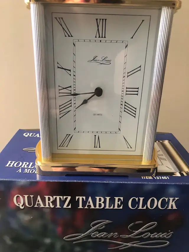 Quartz Table Clock in Home Décor & Accents in Mississauga / Peel Region - Image 2