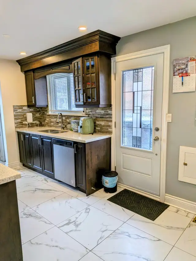 Private Room for Rent in Room Rentals & Roommates in Mississauga / Peel Region - Image 6