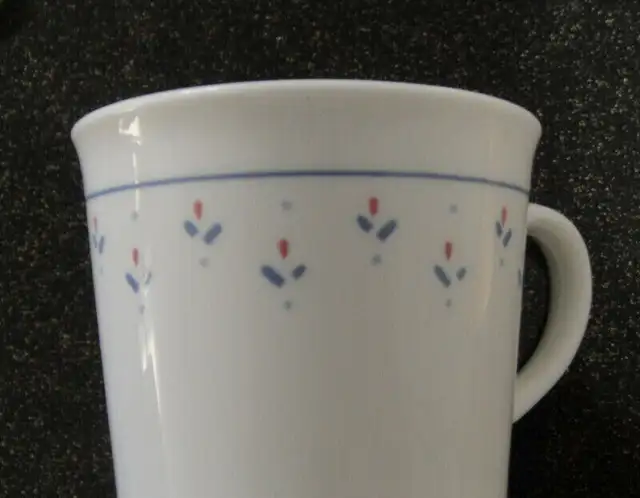 Vintage Set of 4 Corelle Microwave Corning, 4 cups and 4 Saucers in Kitchen & Dining Wares in Markham / York Region - Image 7