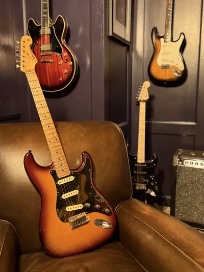 Moon Custom Stratocaster, View more