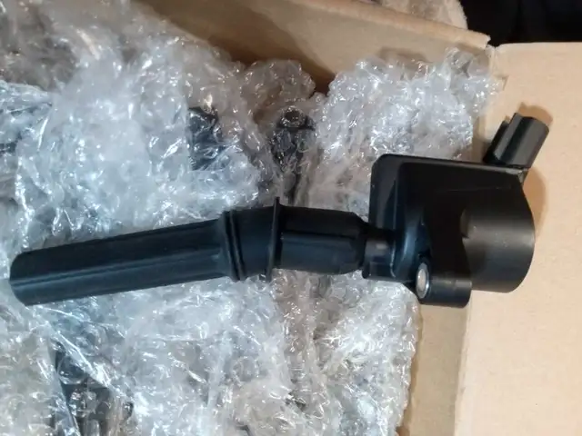 New ignition coils for Ford V8 4.6L 5.4L & 6.8L V10 1997-2015 in Engine & Engine Parts in London - Image 2