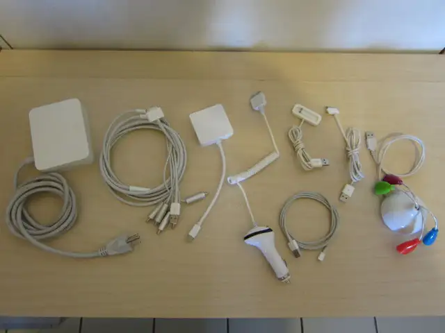 MacBook, iPhone, iPod, Cinema display power adapters, cables and in Laptop Accessories in City of Toronto - Image 3