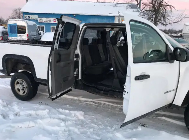 CHEVROLET SILVERADO 2500HD /2008 TRUCK LT W/CREW CABIN in Cars & Trucks in Ottawa - Image 4