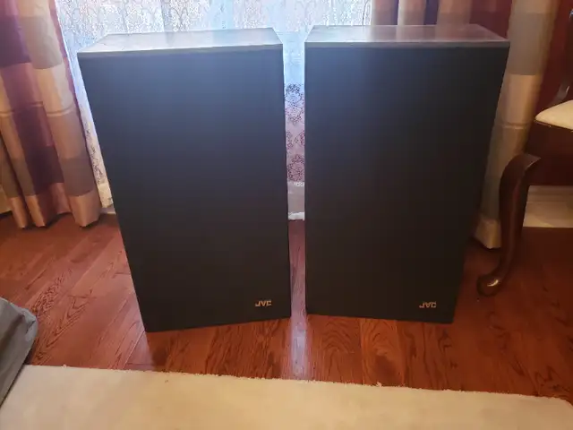 Vintage JVC Floor Speakers in General Electronics in Markham / York Region - Image 2