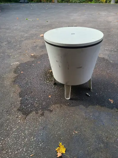 Keter 7.5-Gal Cool Bar Modern Smooth Style with Legs Outdoor Pat, View more