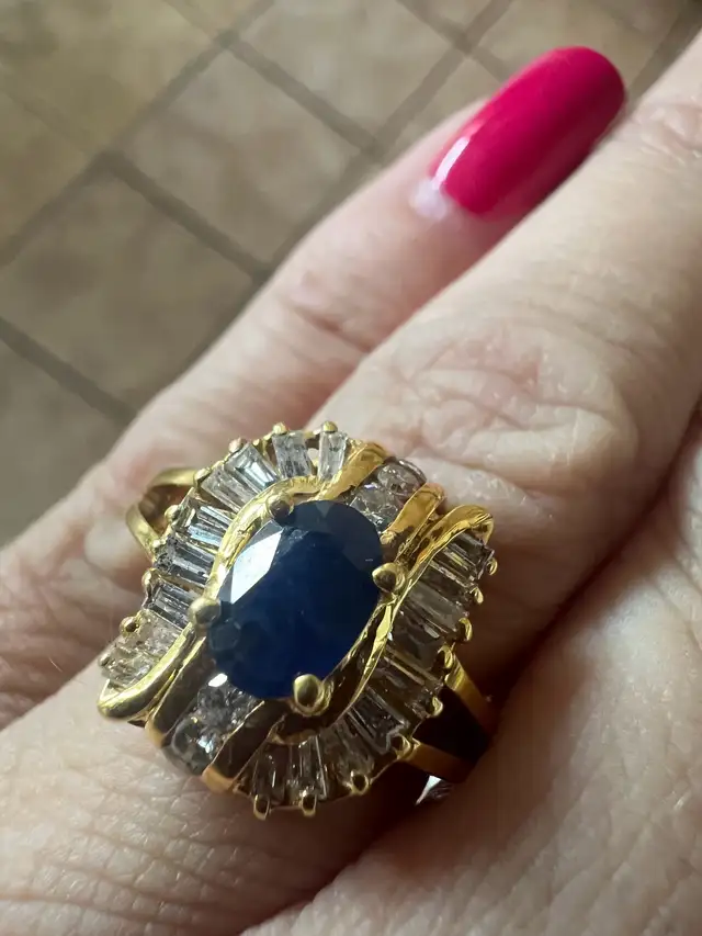 14 k sapphire ring in Jewellery & Watches in Edmonton - Image 2