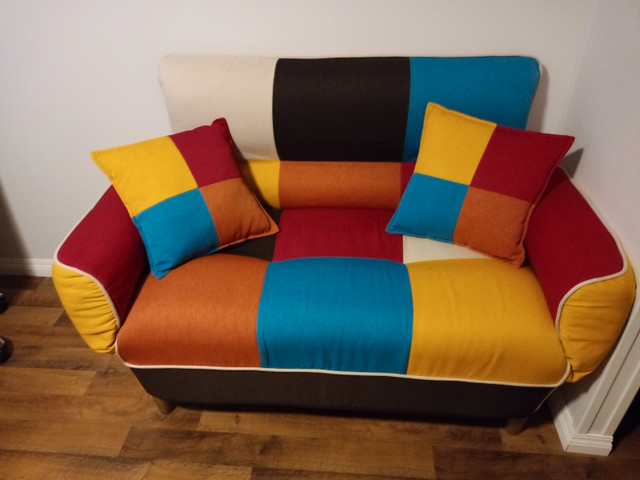 Space Saver Mini Sofa in Couches & Futons in New Glasgow - Image 4