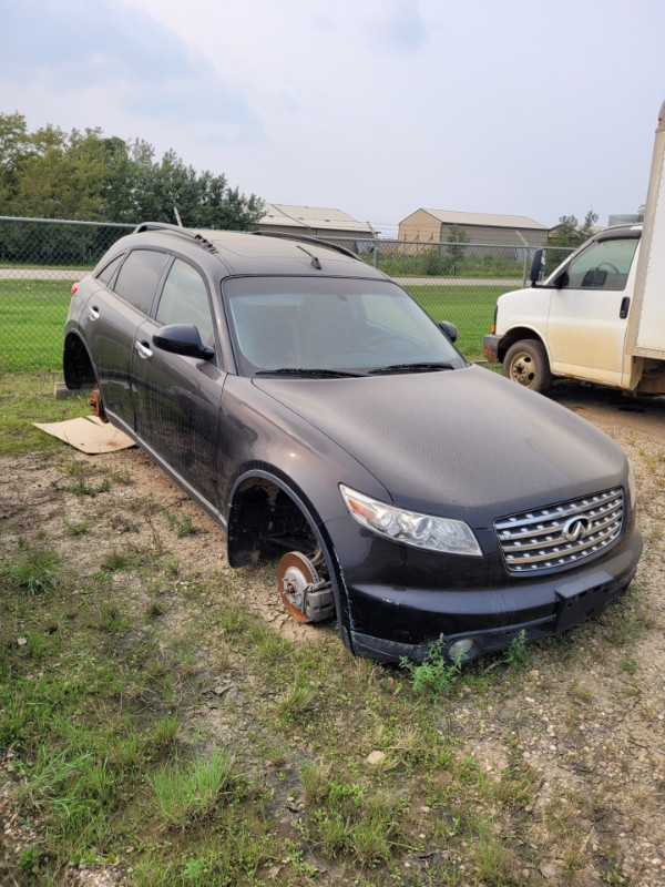 2004 infiniti FX35 parts in Auto Body Parts in Grande Prairie - Image 2