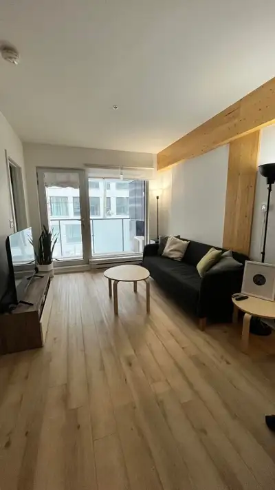 Moving Lease Transfer – Griffintown 1BR (608 sq.ft) – $1,785/mo (hot water included) Available: mid-...