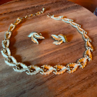 Vintage Crown Trifari Gold Tone  Leaves  Necklace & Earrings Set