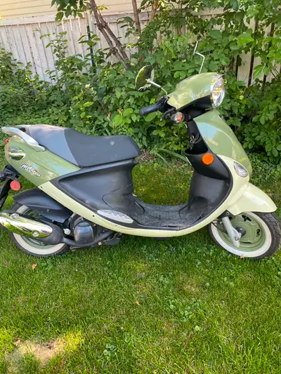 A super scooter in excellent condition. This scooter was built by a Tiawanese company .It was born a...