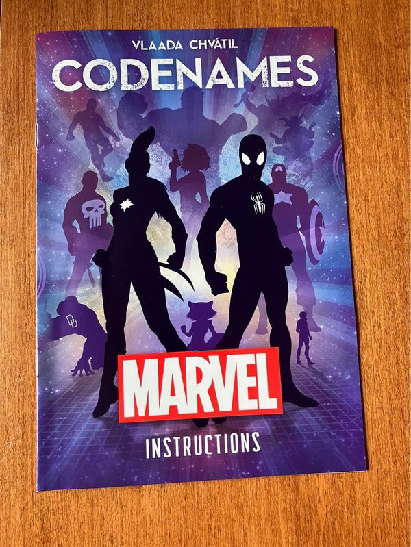Codenames Marvel Edition Game, Complete dans Jouets et jeux  à Ville de Montréal - Image 2