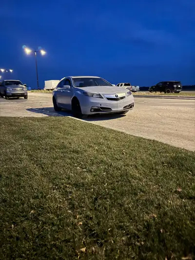 Selling my 2012 Acura TL with only 135k km (low for the year). It’s my daily driver so the kms will...