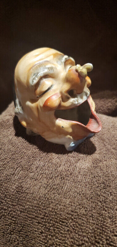 Vintage 1950' Ashtray Old Creepy Man Head with Bee on Nose in Arts & Collectibles in Saint John - Image 3