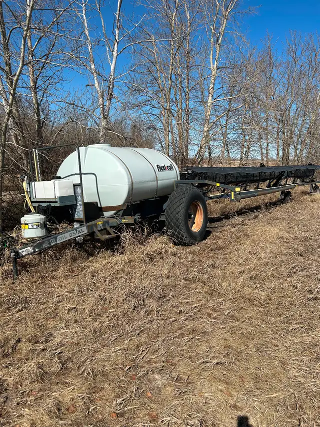 Flexicoil sprayer in Farming Equipment in Saskatoon - Image 2