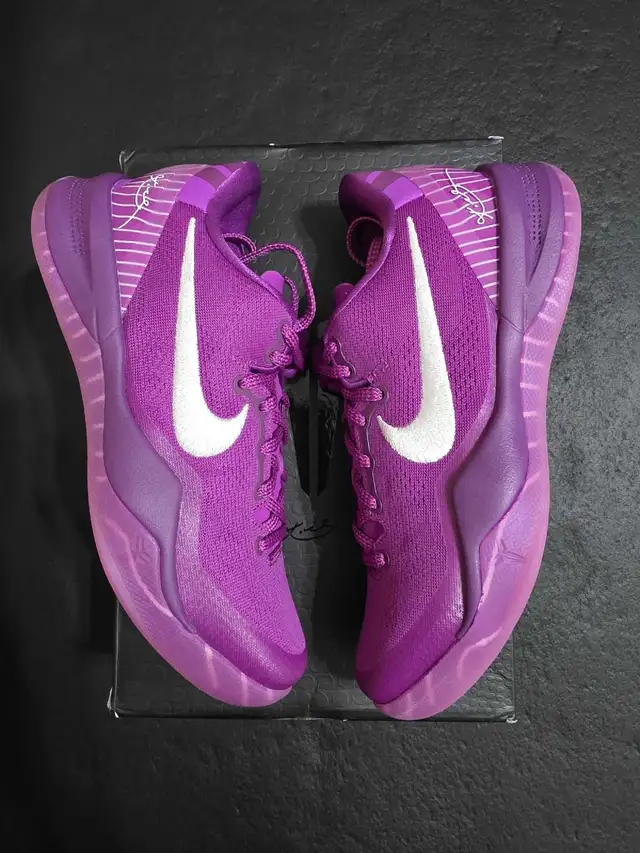 Kobe 8 EYBL size 8 in Men's Shoes in Mississauga / Peel Region - Image 3