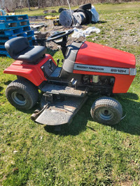Massey Ferguson 2512H Lawn Tractor 