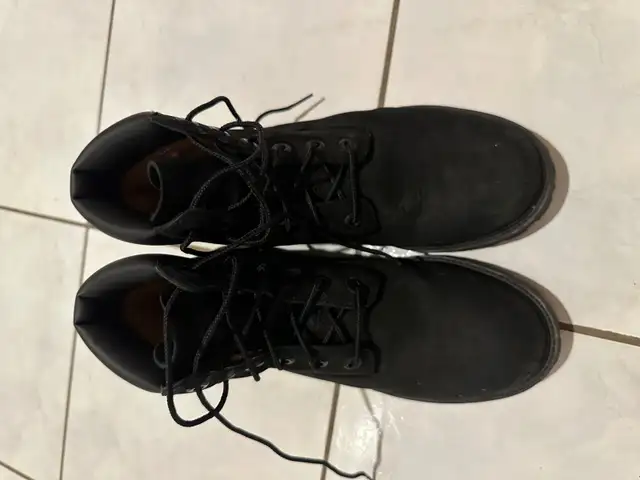 Women’s 7 timberlands in Women's - Shoes in City of Toronto - Image 2
