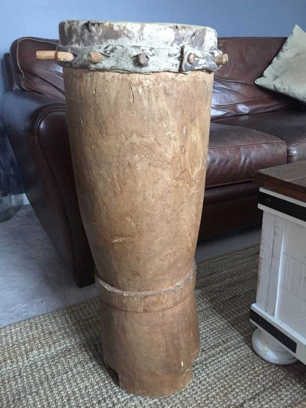 VINTAGE VENDA NGOMA ENGOMA AFRICAN HAND CARVED WOOD DRUM 30" in Drums & Percussion in Peterborough - Image 4