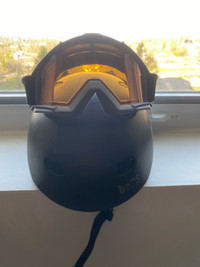 Ski Helmet Bolle and Oakley goggles