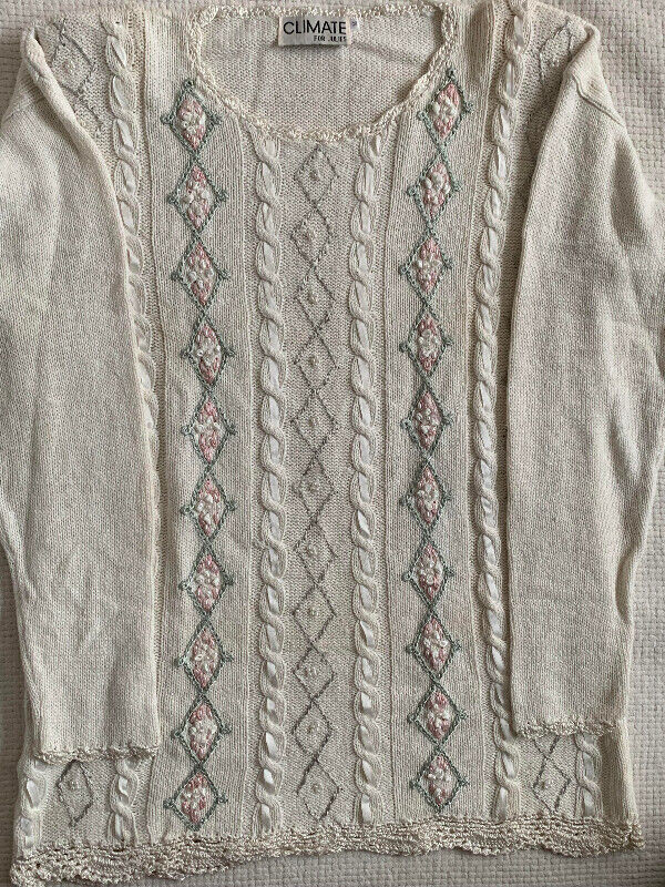 Sweater : Sz M-L : Pearls and Lace : Like NEW, never worn in Women's - Tops & Outerwear in Cambridge - Image 2