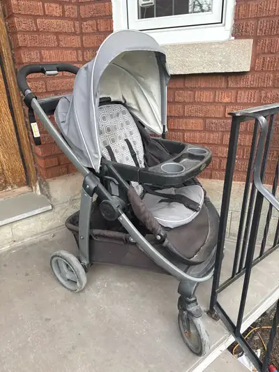 free stroller / poussette à donner, View more