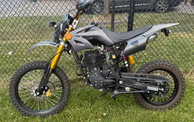 150cc 4 stroke No plates No registration No insurance Top speed is 140kph Year 2023 but only been us...