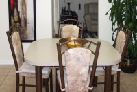40" x 47-60" Kitchen Table and 6 Chairs || Table et 6 chaises