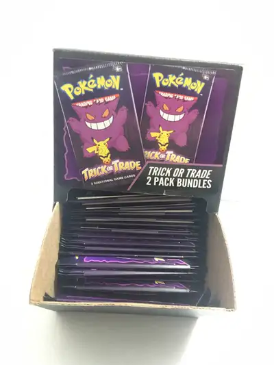 Pokémon trick or trade trading cards. New. Box 40 packs Make an offer