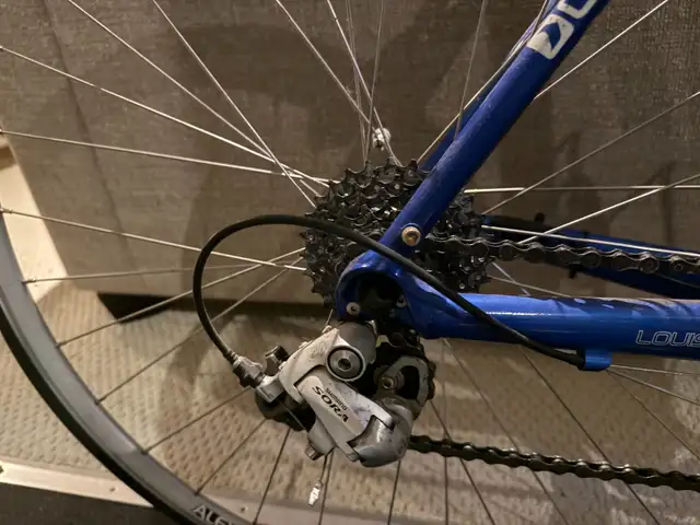 Louis Garneau Axis Road Bike + CycleOps Trainer – Size 56 in Road in London - Image 6