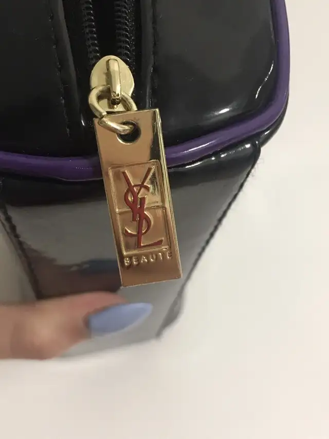 YSL Beaute Black Cosmetic Pouch Makeup Gold Zipper Travel Bag in Holiday, Event & Seasonal in City of Toronto - Image 4