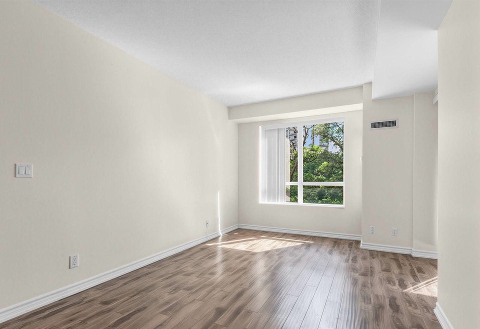Title: Spacious 900 Sq Ft 2-Bed, 2-Bath Condo at DVP & Eglinton 5