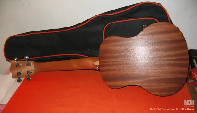 Ukulele Martin Smith Model: UK 712T-N Vintage Like New Condt. A1 in String in Edmonton - Image 6