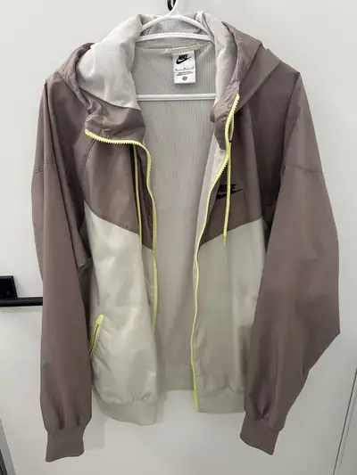 Nike Windbreaker M, View more