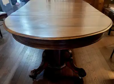 Antique Victorian Walnut Expandable Split Pedestal Dining Table, View more