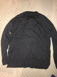 H & M mens pullover