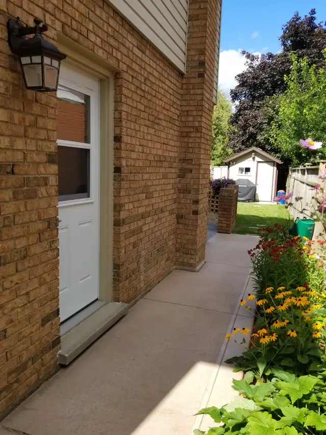 House for Sale in Houses for Sale in Kitchener / Waterloo - Image 11