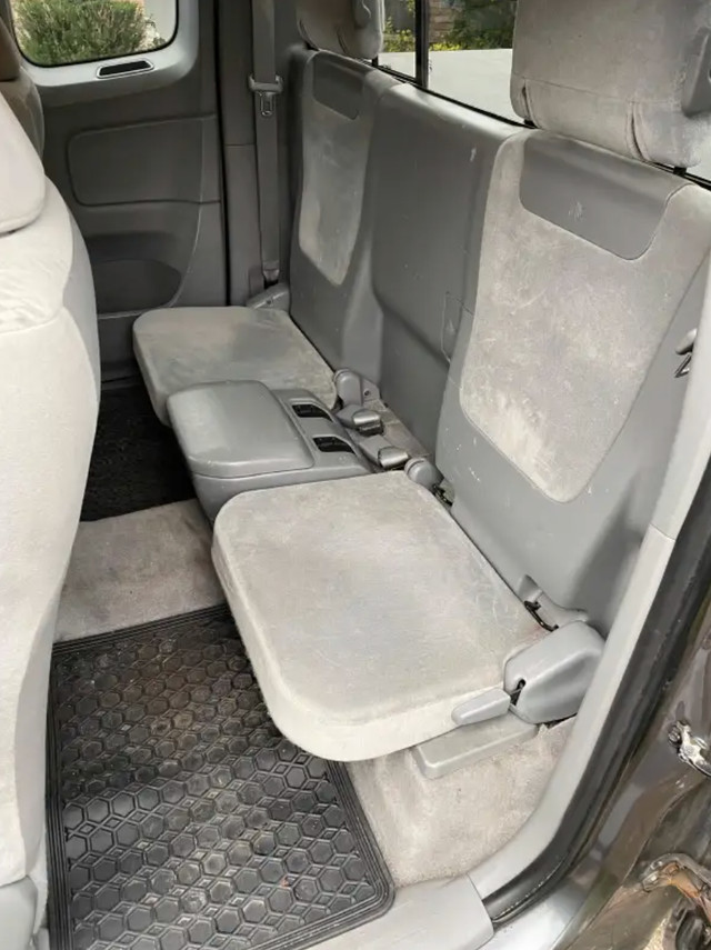 2011 TOYOTA TACOMA - ACCESS CAB in Cars & Trucks in Kitchener / Waterloo - Image 2