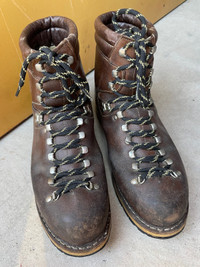 Vintage LOWA Leather Hiking Boots/Mens 11 1/2 (Made in Germany)