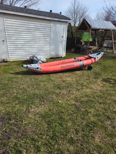 Je vends mon kayak Intex Excursion Pro K2, acheté l'été passer et servi 4 fois. En parfais état Voic...
