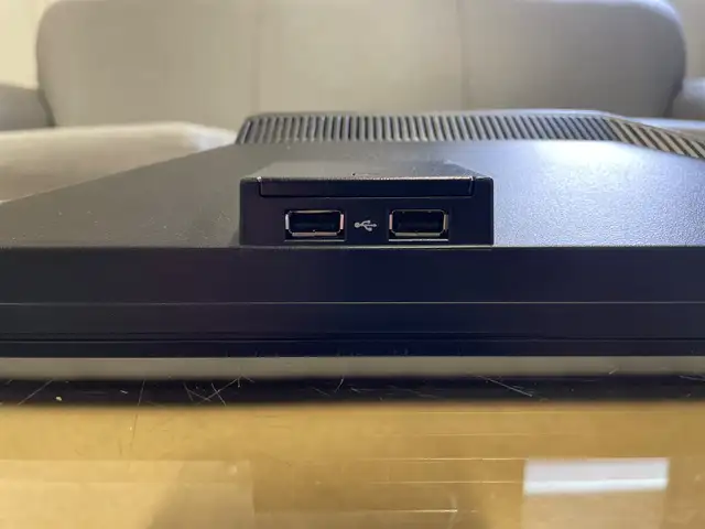 Dell P2210t 22" Monitor – Works Great, Multiple Inputs! in Monitors in Gatineau - Image 8