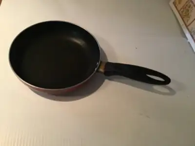 Petite poêle, View more