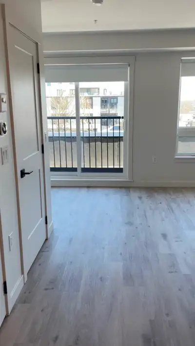 Bachelor / Studio Apartment 1 year lease , from 1 March Studio is located in heart of North End - 24...