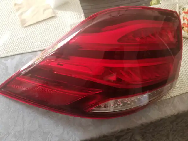 Tail Light Assembly - 2016-2018 Mercedes GLE350 in Other Parts & Accessories in Calgary - Image 4