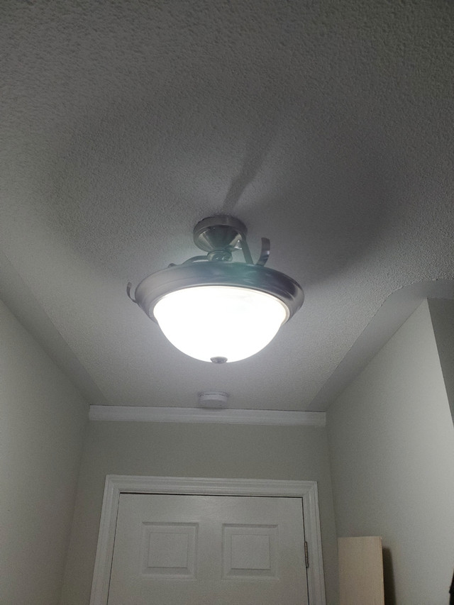 Semi-flush ceiling mount light fixture - Like new in Indoor Lighting & Fans in City of Toronto