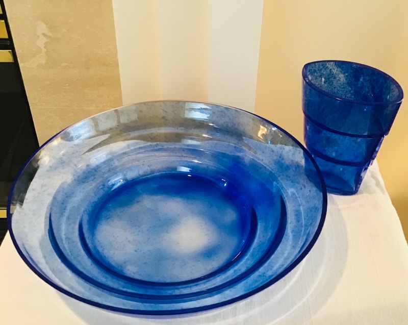 Kosta Boda Vase and Bowl Set Dramatic cobalt blue art glass. Arts