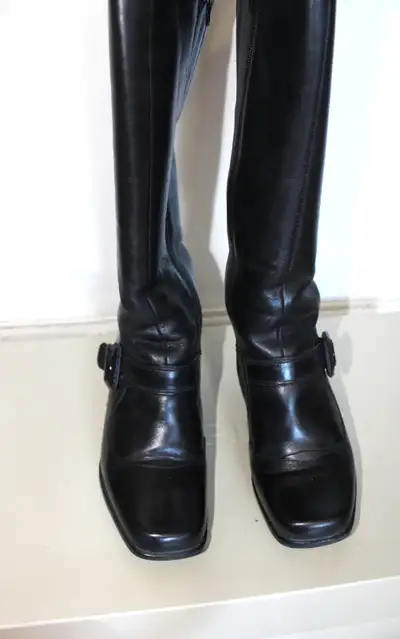 Women Hush Puppies Leather black boots, Bottes femme, size 7, View more